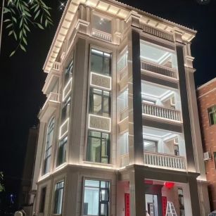 运城 芝麻白花岗岩别墅外墙夜间效果