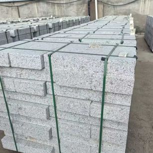 运城 白麻花岗岩路沿石，弧形路沿石，道牙石，马路牙子，界石，路缘石，平沿石，直岩石，平缘石等