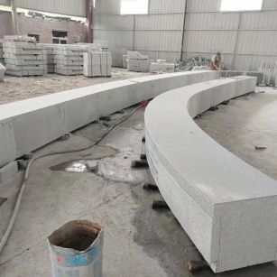 运城芝麻白花岗岩石板材 园林光面弧形坐凳