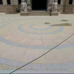 运城 黄金麻芝麻灰花岗岩石材地铺拼接效果