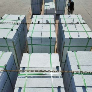 运城 芝麻白花岗岩5公分地铺石 花岗岩厂家工厂装车日常