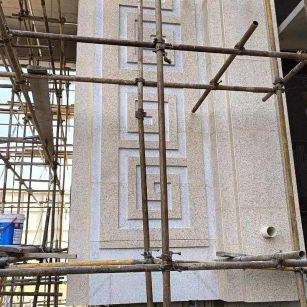 运城 黄金麻花岗岩别墅外墙干挂回纹造型效果