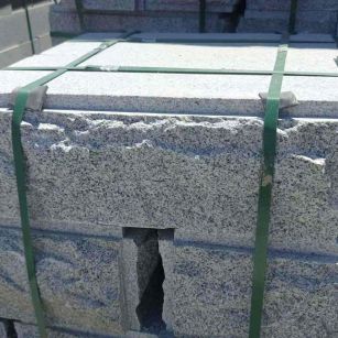 运城 芝麻白花岗岩自然面成品