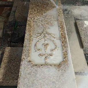 运城 黄金麻花岗岩异形加工雕刻栏杆大柱