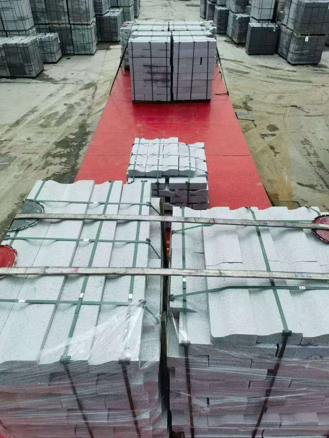 运城 芝麻白仿形加直形路沿石出货日常