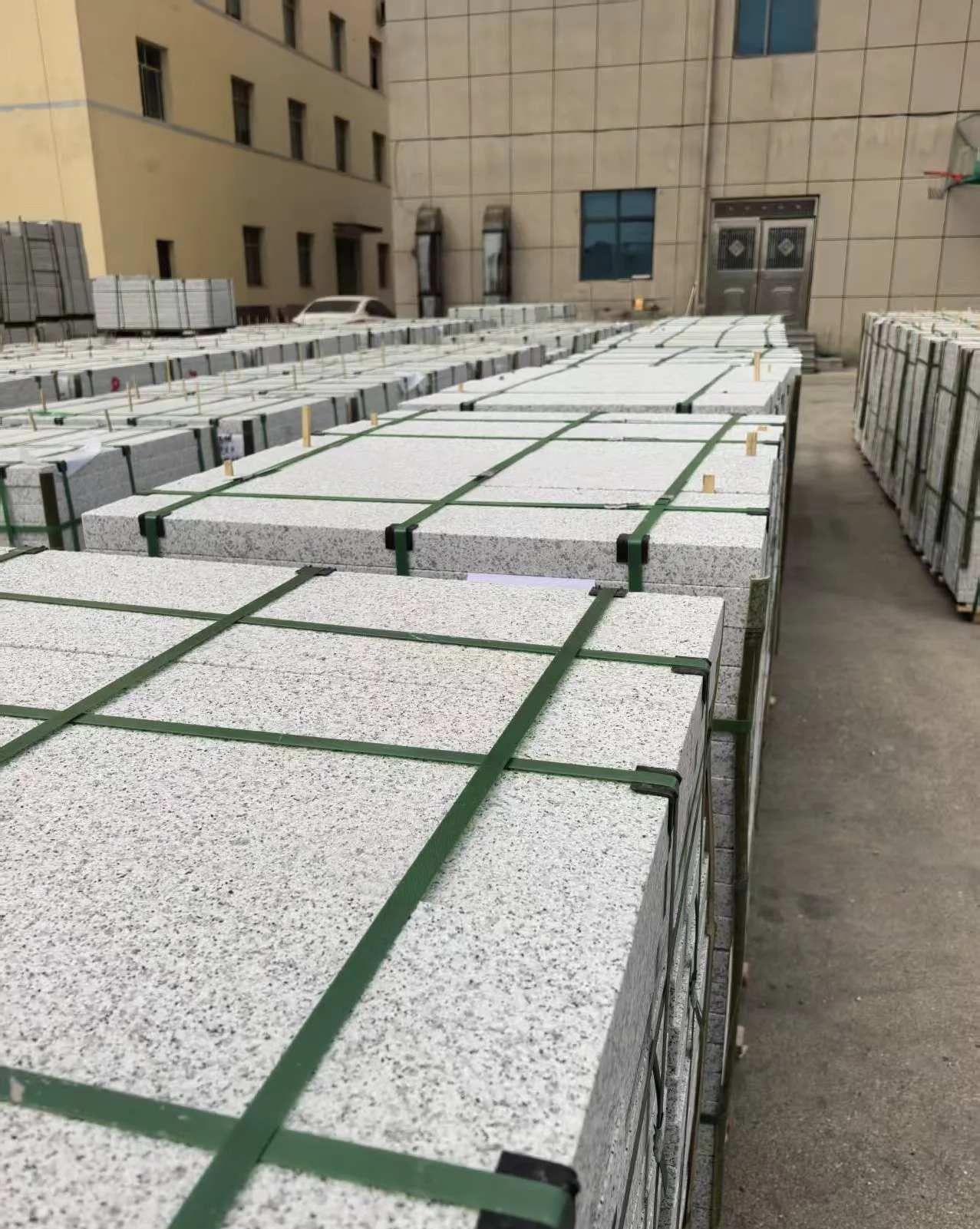 运城 白麻花岗岩5.0公分荔枝面地铺石