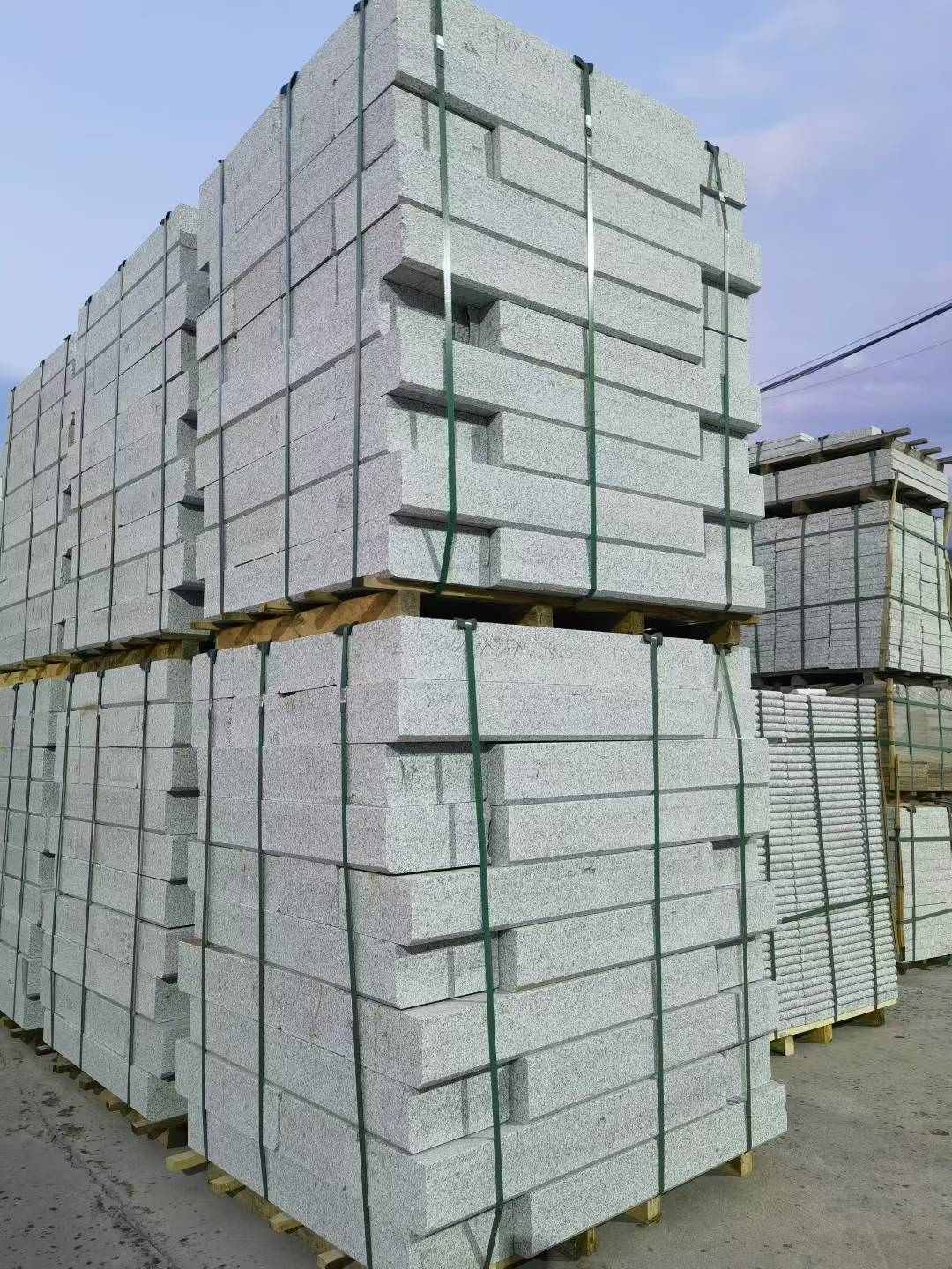 运城 芝麻白花岗岩路沿石，路缘石，路肩石，道牙，立缘石，马路牙子，街沿石，侧石等