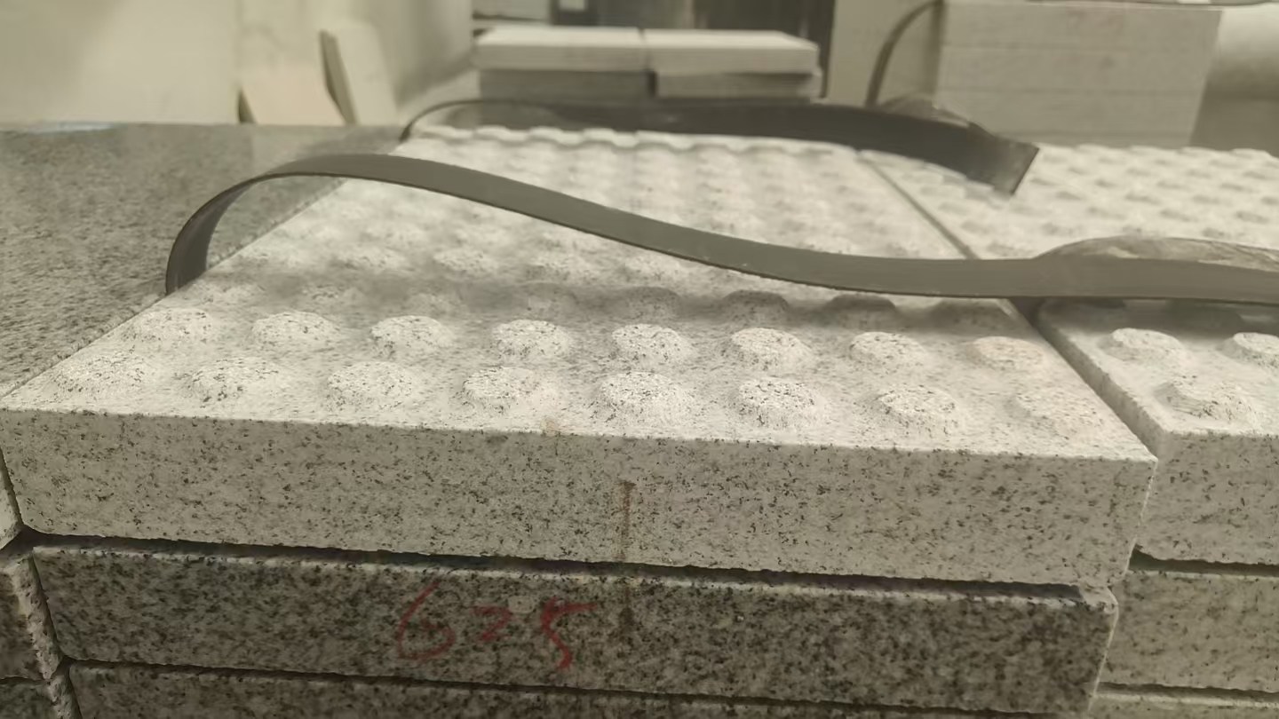 运城 芝麻白花岗岩6.0公分荔枝面五轴加工雕刻盲点