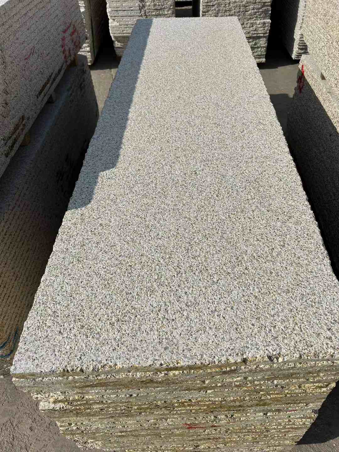 运城 黄金麻花岗岩荔枝面毛板，半成品