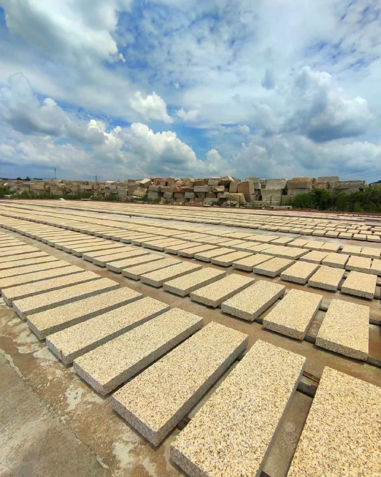 运城 黄金麻花岗岩荔枝面地铺石防护中