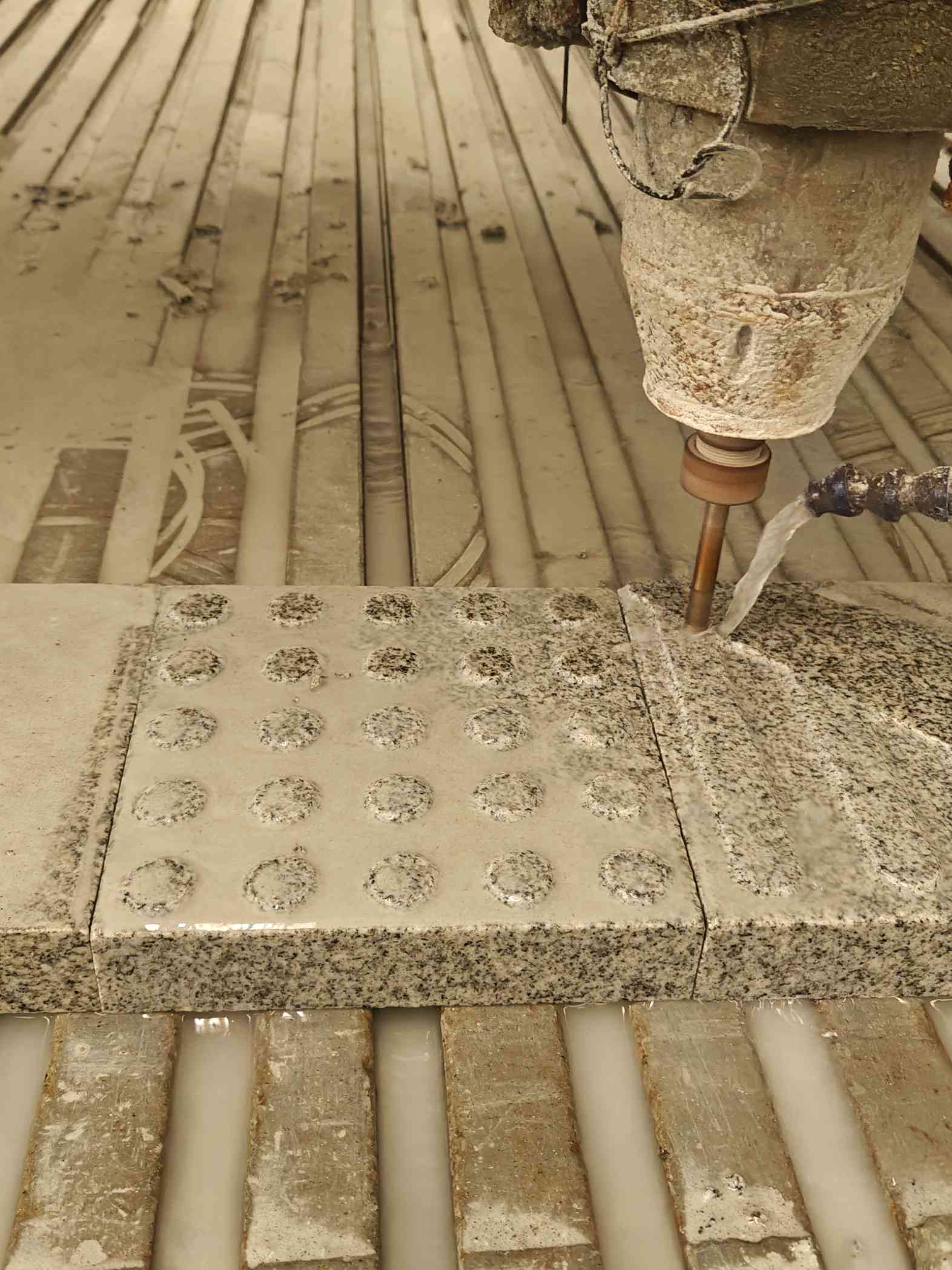 运城 芝麻白花岗岩石材盲人石、盲道石、盲点石