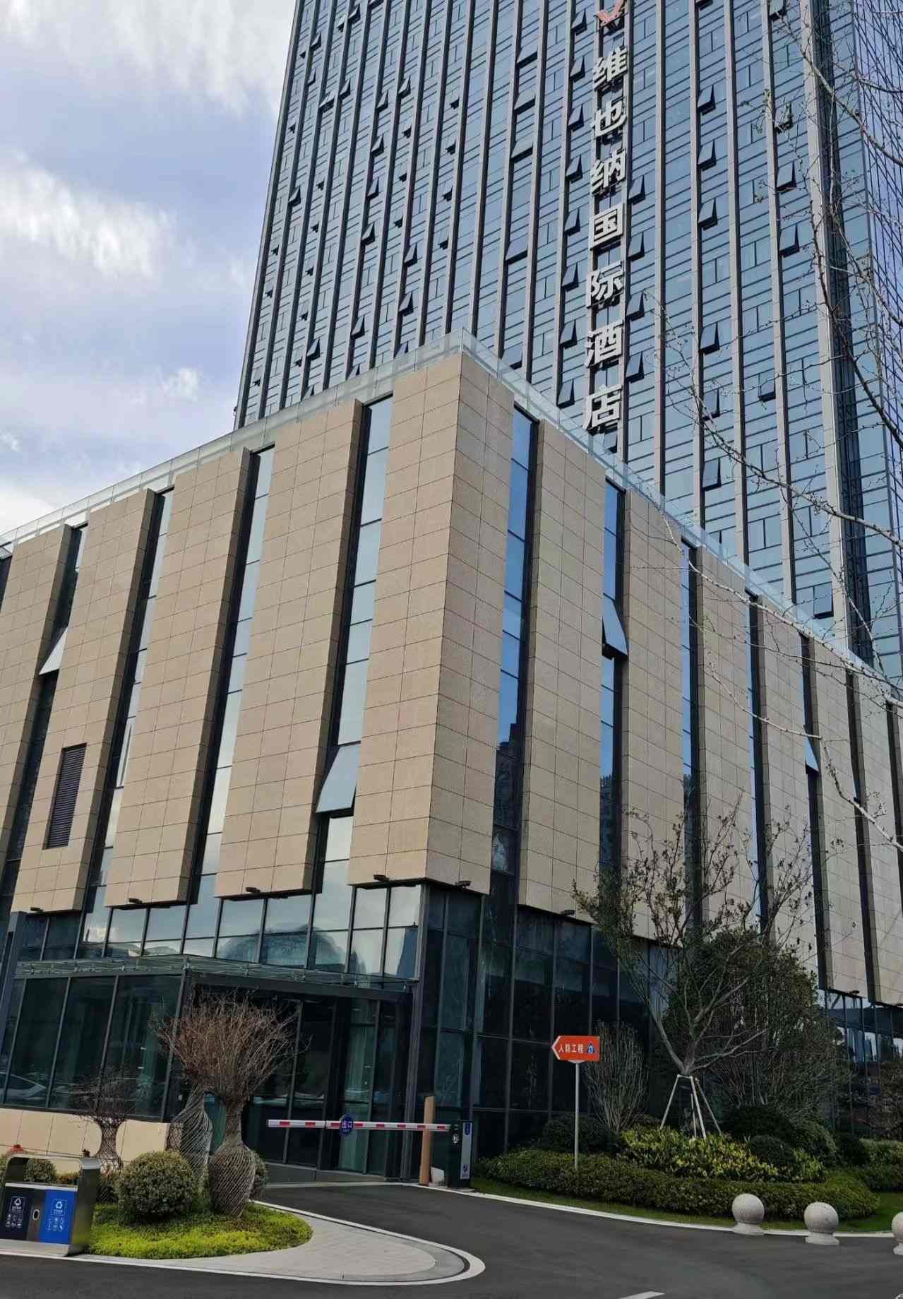 运城 黄金麻花岗岩外墙干挂