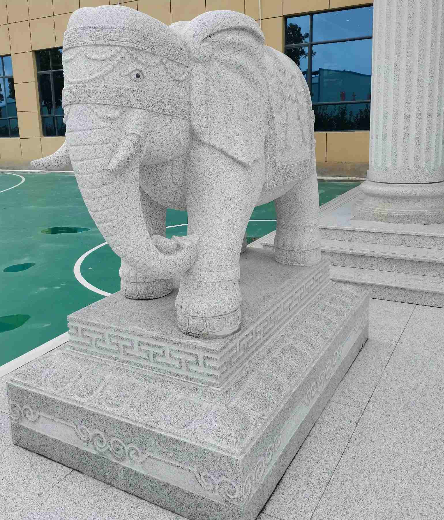 运城 白麻花岗岩动物异形石雕-大象