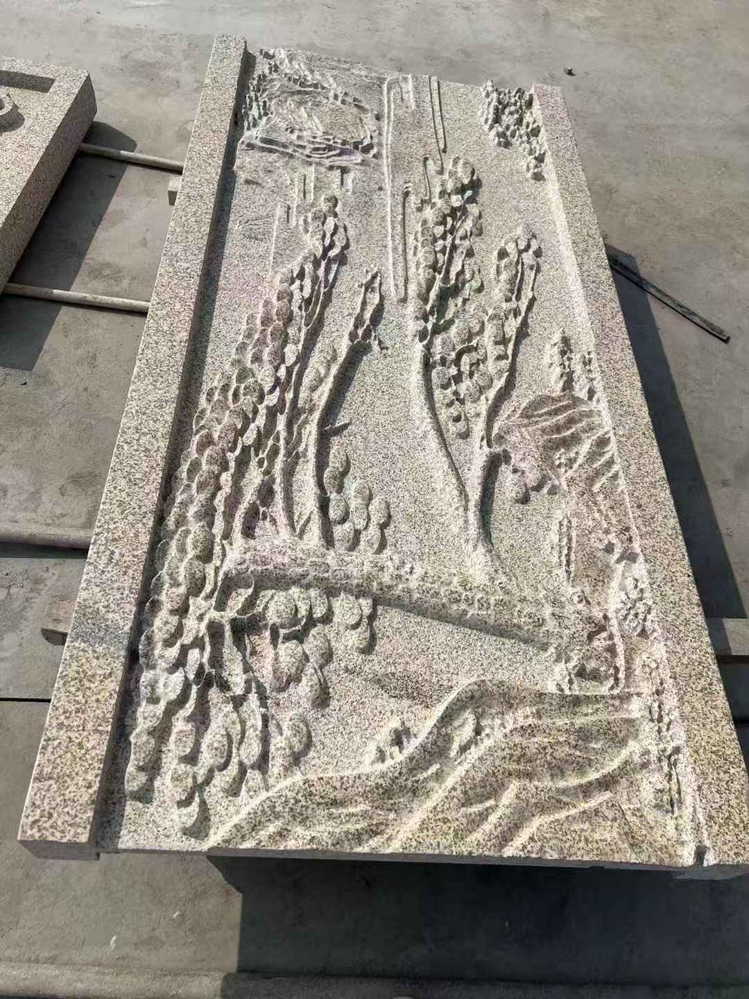 运城 黄金麻雕刻板浮雕迎客松