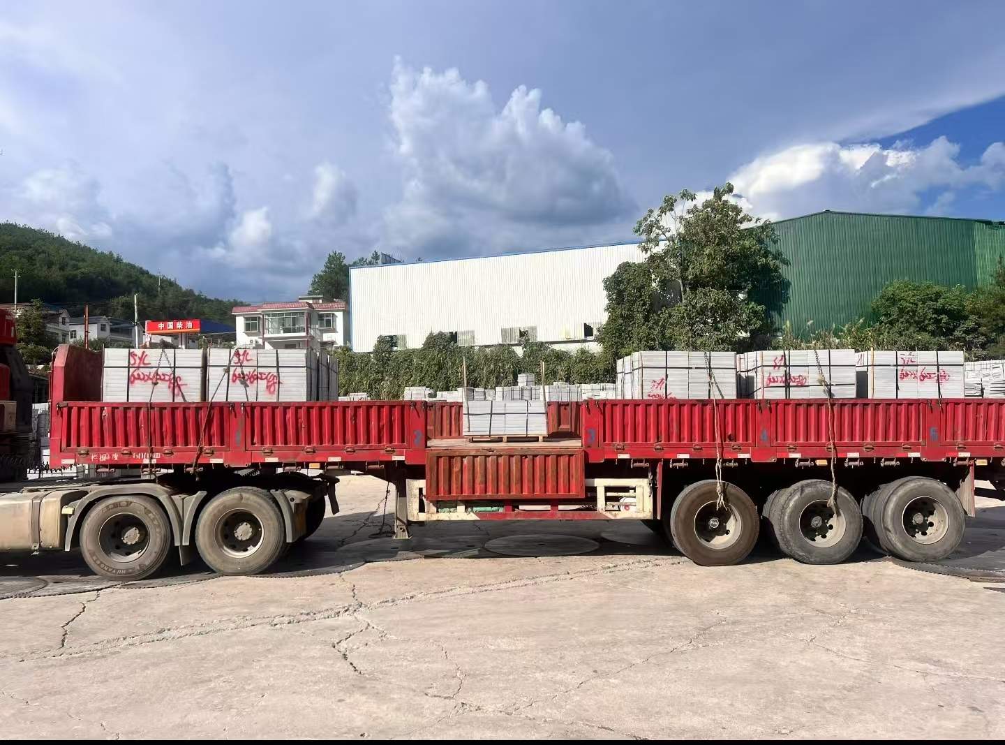 运城 芝麻灰花岗岩地铺石出货日常