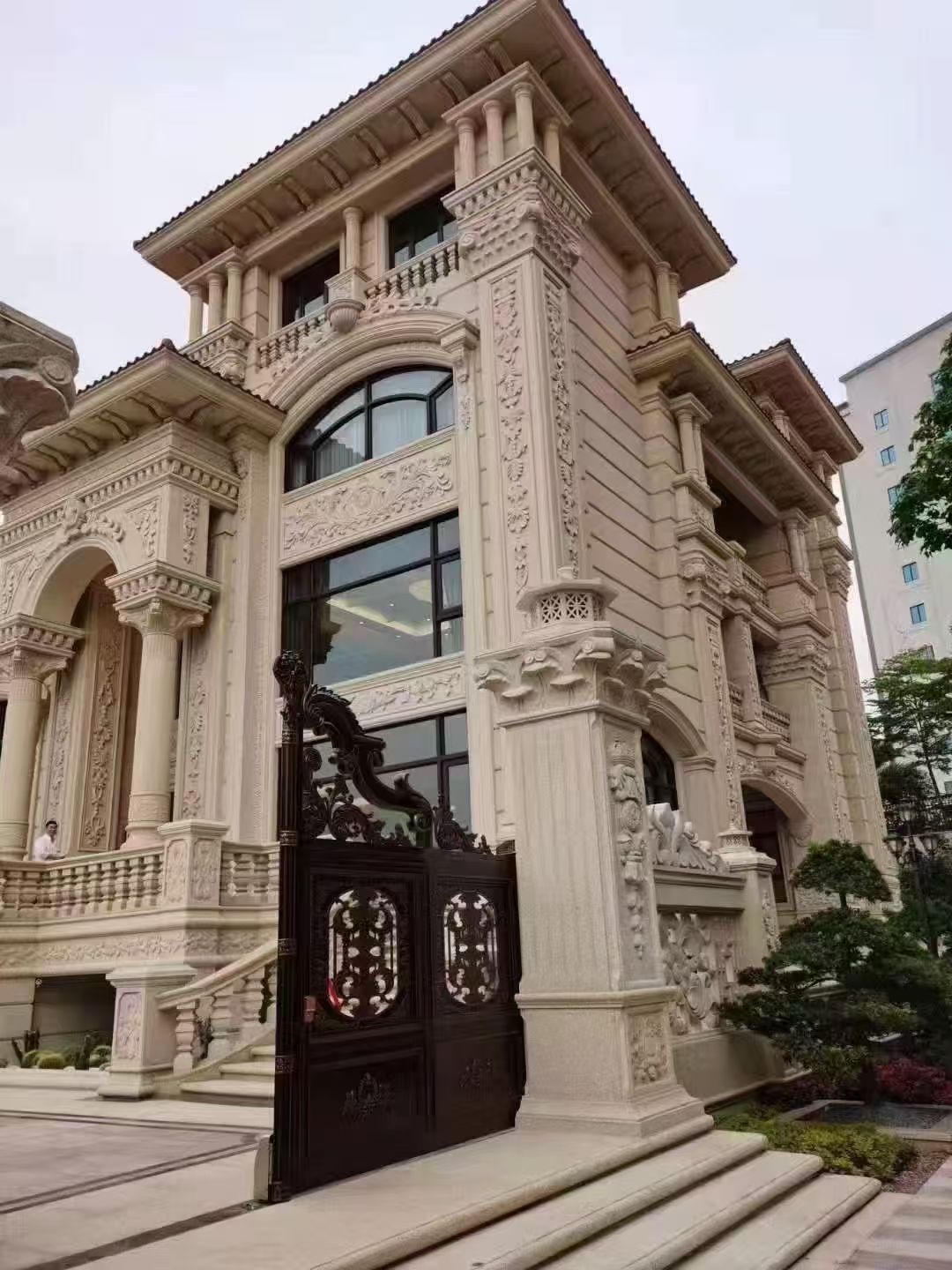 运城 黄金麻花岗岩别墅外墙干挂效果展示