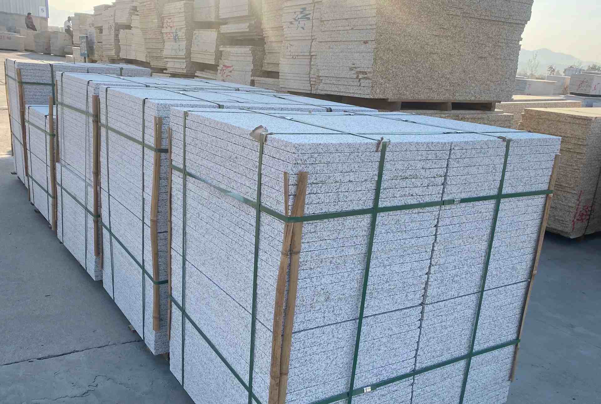 运城 白麻花岗岩荔枝面地铺石