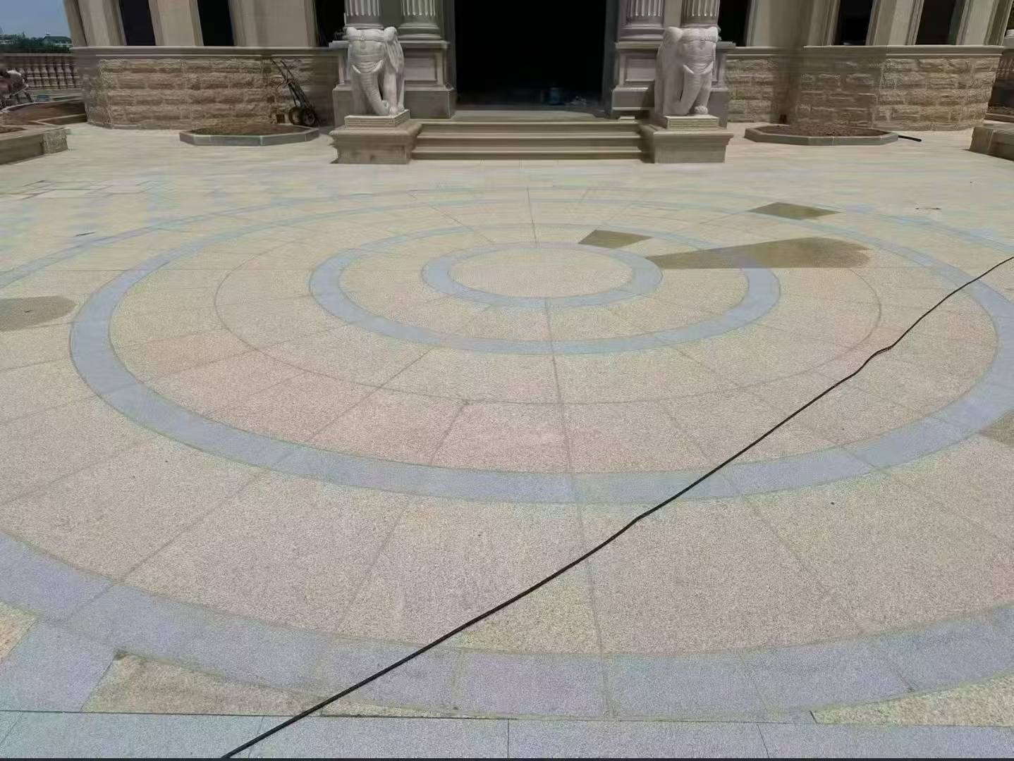 运城 黄金麻芝麻灰花岗岩石材地铺拼接效果